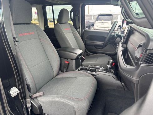 Used 2024 Jeep Wrangler Unlimited Rubicon AWD/4WD image 12