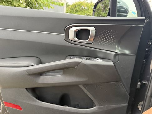 New 2025 Kia Sorento LX image 28