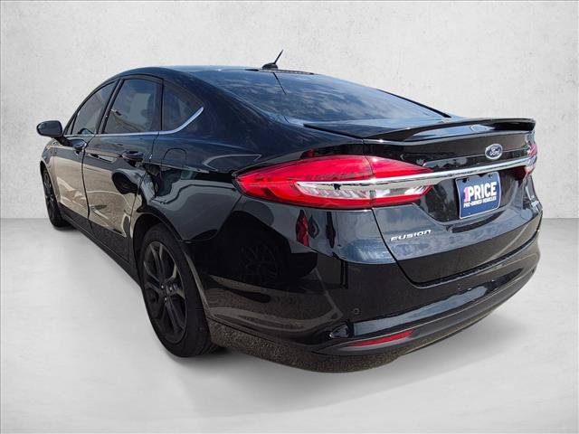Used 2018 Ford Fusion SE w/ Equipment Group 201A FWD image 2
