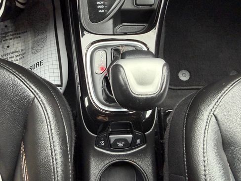 Used 2018 Jeep Compass Limited AWD/4WD image 25