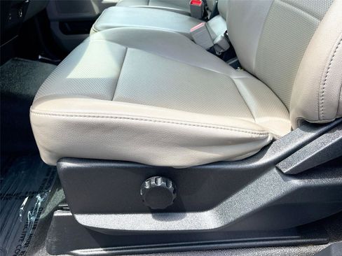 Used 2019 Ford F550 4x4 Regular Cab Super Duty image 18