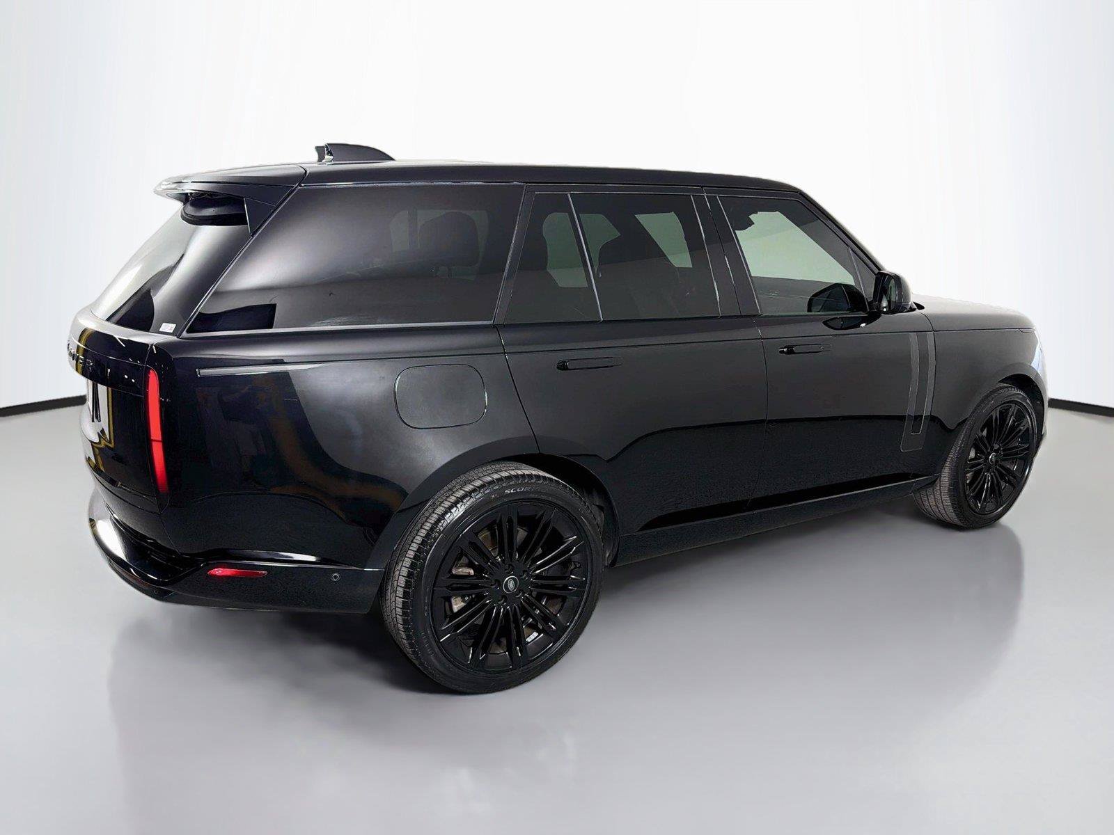 Certified 2024 Land Rover Range Rover SE AWD/4WD image 4