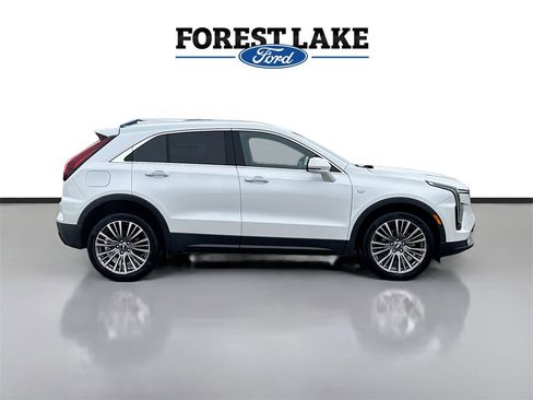 Used 2024 Cadillac XT4 Premium Luxury w/ Technology Package image 8