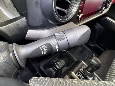 Used 2022 Toyota Tacoma SR5 image 27