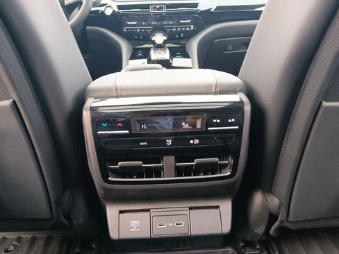Used 2023 Acura MDX SH-AWD w/ Technology Package image 16