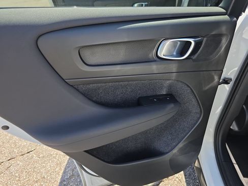 Used 2023 Volvo C40 P8 Recharge Ultimate AWD/4WD image 17