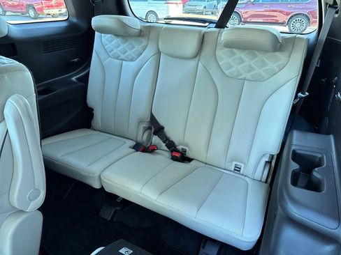 Used 2021 Hyundai Palisade Calligraphy image 16