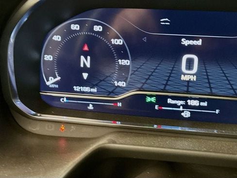 Used 2024 GMC Yukon XL SLT w/ SLT Luxury Package image 14