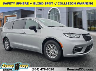 New 2026 Chrysler Pacifica Select video 1