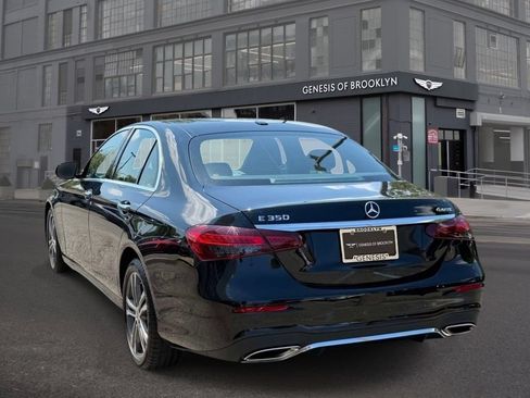 Used 2022 Mercedes-Benz E 350 4MATIC Sedan image 5