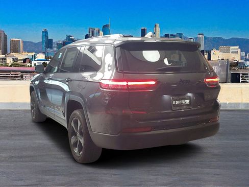 Used 2024 Jeep Grand Cherokee L Altitude AWD/4WD image 5