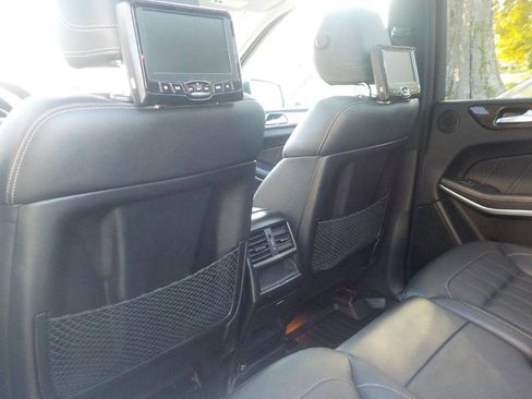 Used 2013 Mercedes-Benz GL 450 4MATIC w/ Premium 2 Pkg image 18