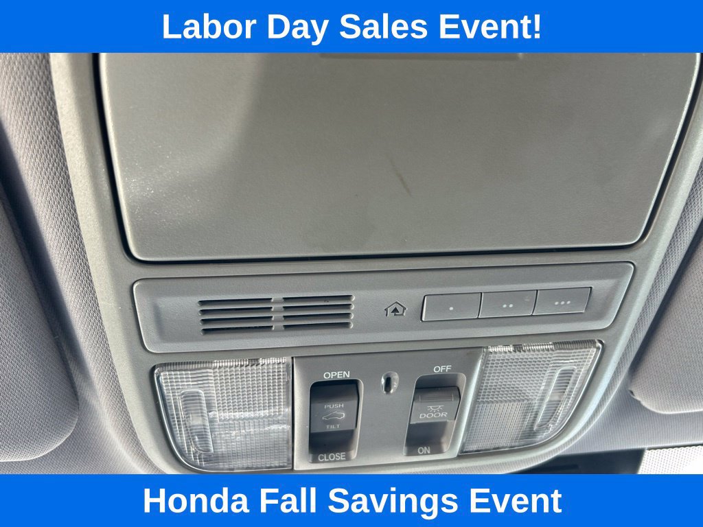 Used 2017 Honda CR-V Touring image 31