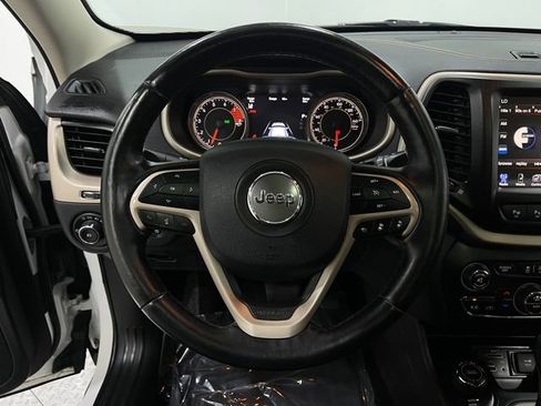 Used 2018 Jeep Cherokee Limited w/ Technology Group image 23