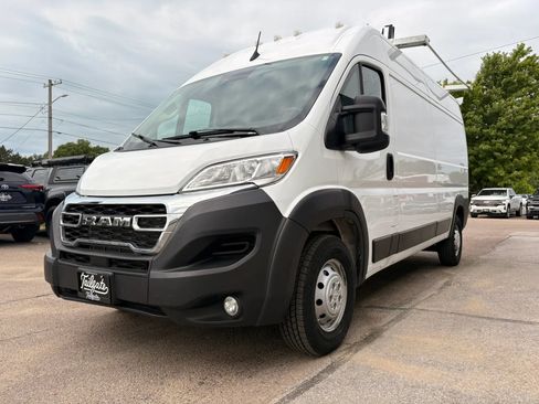 Used 2023 RAM ProMaster 3500 w/ Premium Appearance Group FWD image 4