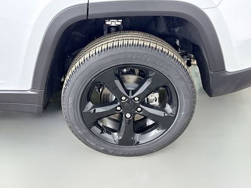 New 2025 Jeep Grand Cherokee Altitude image 46