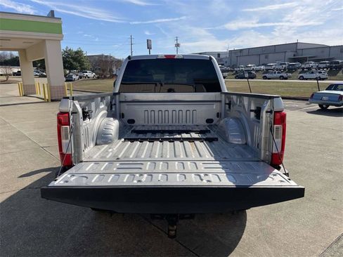 Certified 2019 Ford F250 XLT w/ XLT Value Package image 10