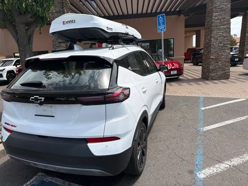 Used 2023 Chevrolet Bolt EUV LT w/ Convenience Package FWD image 13