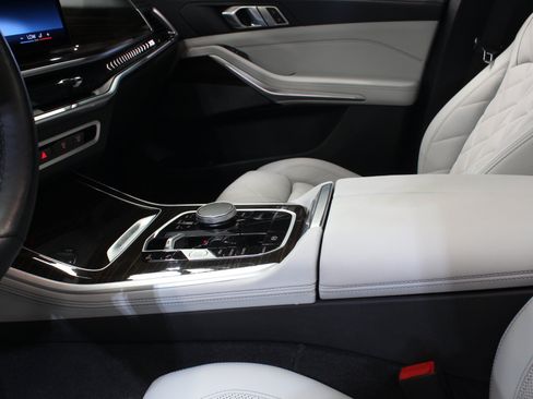 Used 2024 BMW X5 sDrive40i w/ Premium Package RWD image 32