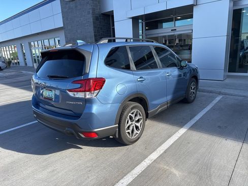 Used 2019 Subaru Forester Premium image 4