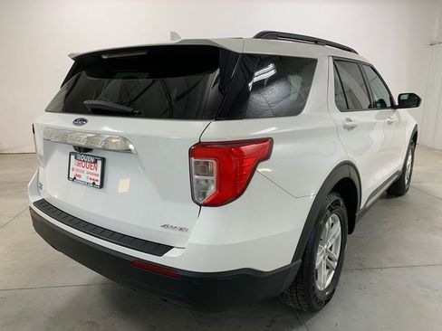 Used 2022 Ford Explorer XLT image 25