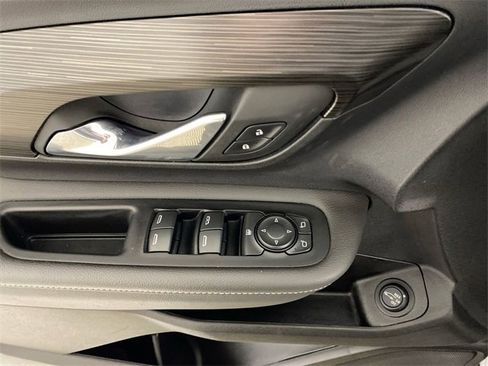 Used 2023 GMC Terrain SLE w/ Driver Convenience Package image 26