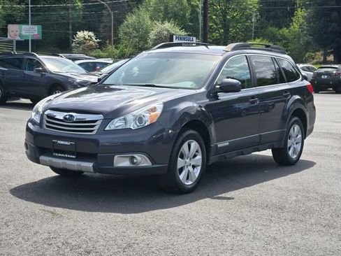Used 2010 Subaru Outback 2.5i Limited AWD/4WD image 5