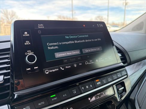 Used 2025 Honda Odyssey Elite image 24