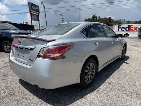 Used 2015 Nissan Altima 2.5 S w/ Special Edition Package FWD image 5