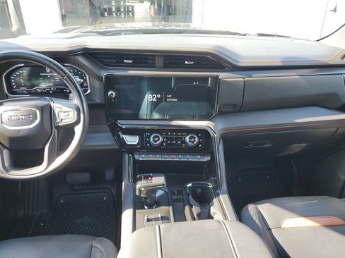 Used 2023 GMC Sierra 1500 AT4 w/ AT4 Premium Package AWD/4WD image 14