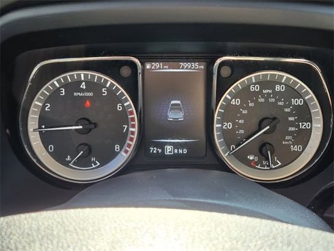 Used 2017 Nissan Titan SV image 38