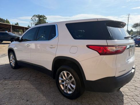 Used 2021 Chevrolet Traverse LS FWD image 5