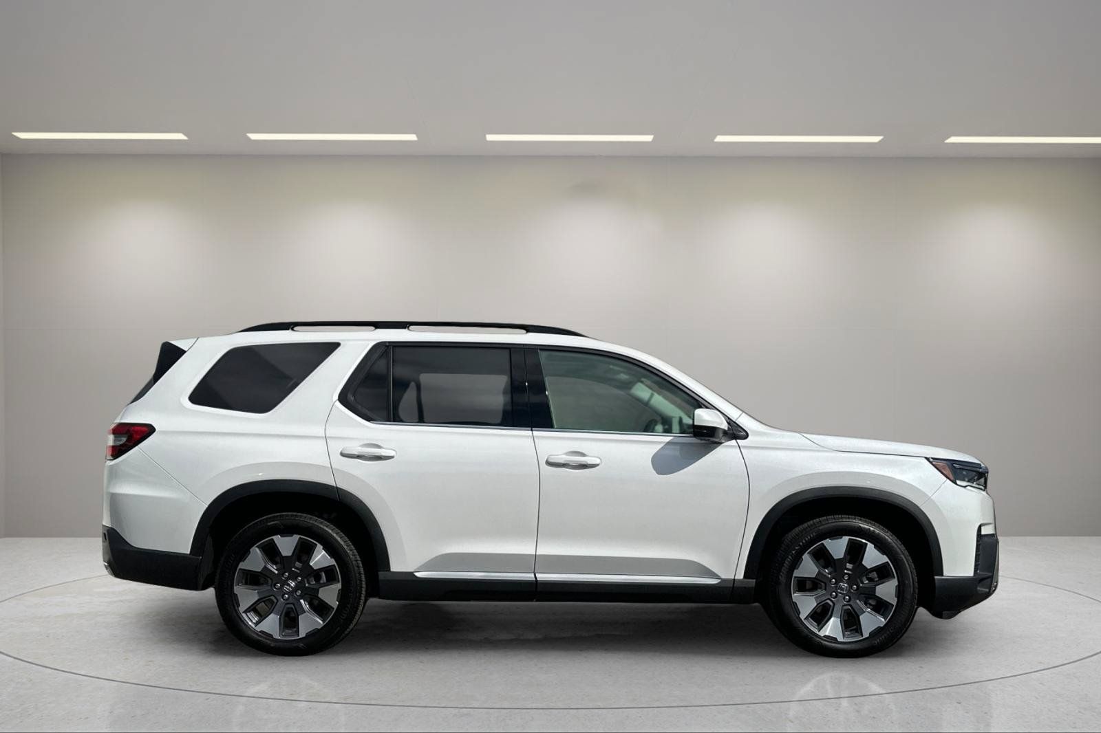 New 2026 Honda Pilot Elite image 2