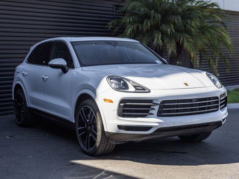 Certified 2023 Porsche Cayenne image 6