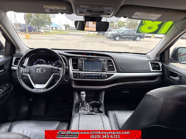 Used 2018 Toyota Highlander XLE w/ Protection Package #3 AWD/4WD image 27