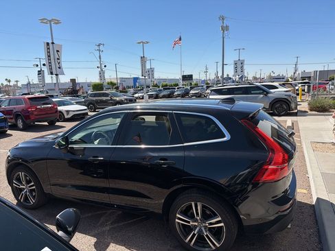 Used 2019 Volvo XC60 T5 Momentum w/ Advanced Package image 11