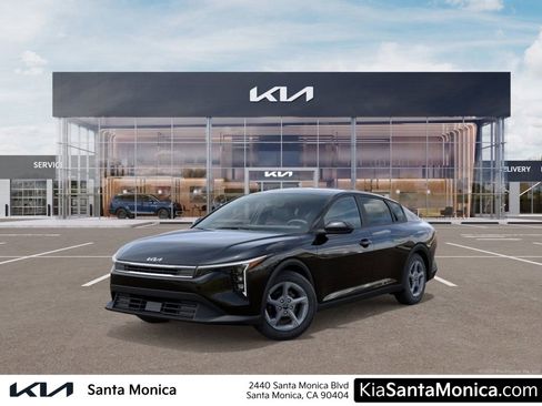 New 2025 Kia K4 LXS image 1