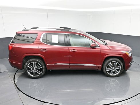Used 2018 GMC Acadia Denali w/ Technology Package AWD/4WD image 25