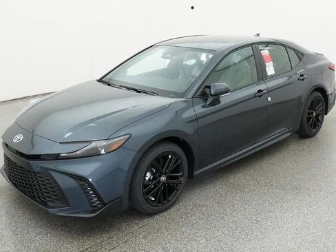 New 2026 Toyota Camry SE FWD image 1