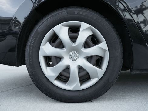 Used 2014 MAZDA MAZDA3 i Sport image 25