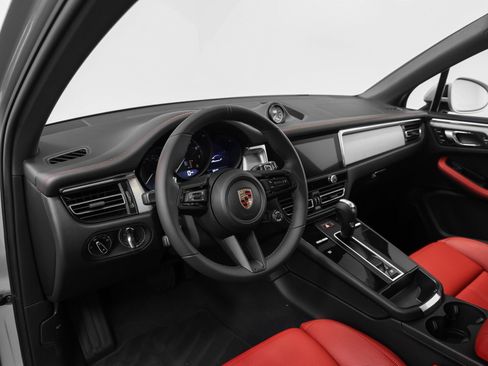 Certified 2026 Porsche Macan Turbo AWD/4WD image 4
