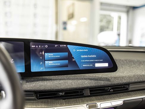 Used 2023 Lucid Air Pure image 28