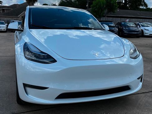 Used 2023 Tesla Model Y Long Range AWD/4WD image 3
