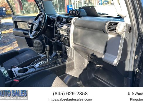 Used 2010 Toyota FJ Cruiser 4WD w/ Upgrade Pkg 2 image 9