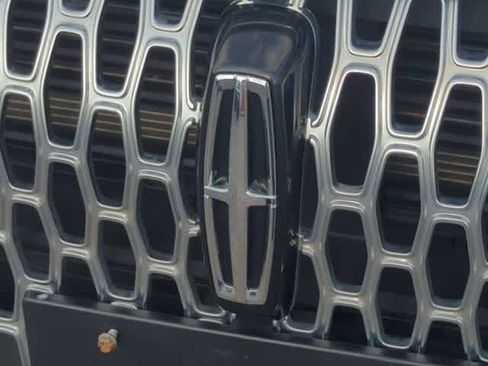 Used 2023 Lincoln Corsair FWD image 11