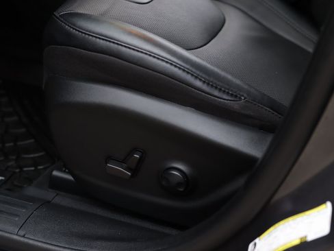 Used 2022 Jeep Cherokee Latitude Lux w/ Sun & Sound Group image 23