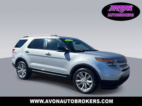 Used 2014 Ford Explorer XLT w/ Equipment Group 202A AWD/4WD image 1