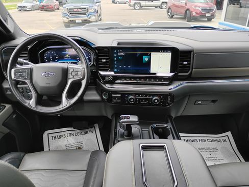 Used 2022 Chevrolet Silverado 1500 ZR2 w/ Technology Package AWD/4WD image 5