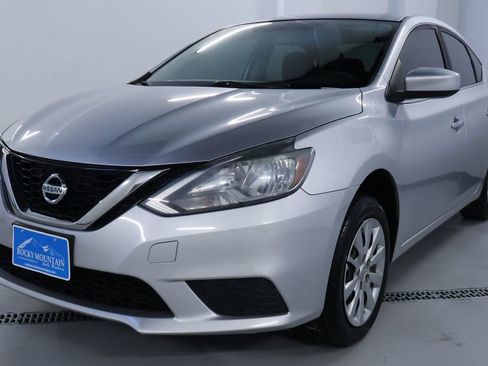 Used 2017 Nissan Sentra SV image 3