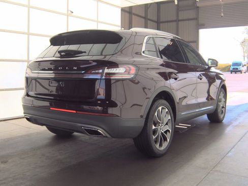 Used 2022 Lincoln Nautilus Reserve image 6